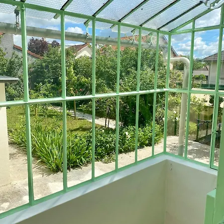 House Dijon, Garden, Parking